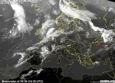 Снимок от 18.08.2011 16:30 UTC (по данным sat24.com, EUMETSAT)