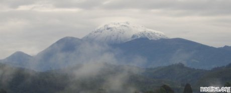 Повышен код опасности колумбийского вулкана Сотара