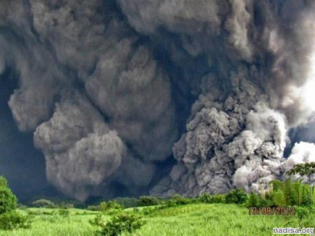 Эвакуация после извержения вулкана Фуэго