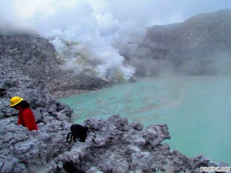 Нарастает активность вулкана Поас в Коста-Рике