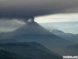Возросла активность вулкана в Эквадоре, власти выпустили новое предупреждение
