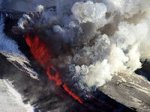 Облако пепла из вулкана Плоский Толбачик на Камчатке движется на поселок Ключи - МЧС