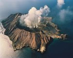Вулкан острова Белый в Новой Зеландии демонстрирует сильнейшую деятельность за последние десятилетия.
