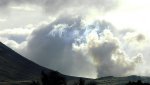 На севере Индонезии вновь извергается вулкан Локон