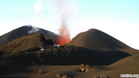 Потоки лавы вулкана Толбачик на Камчатке могут достичь леса
