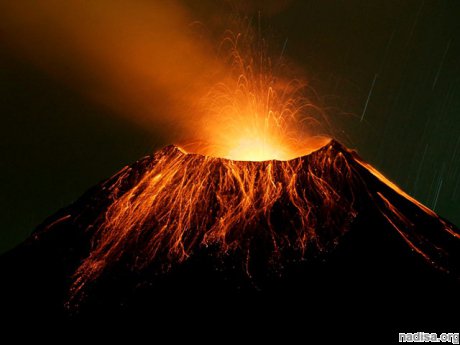 Эквадорский вулкан Тунгурауа сотрясается от взрывов