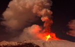 Вулкан Этна выбросил пепел на высоту в километр