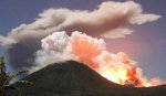 В Индонезии вновь извергается вулкан Локон
