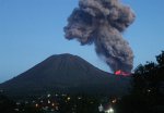 Вулкан в Индонезии продолжает бушевать