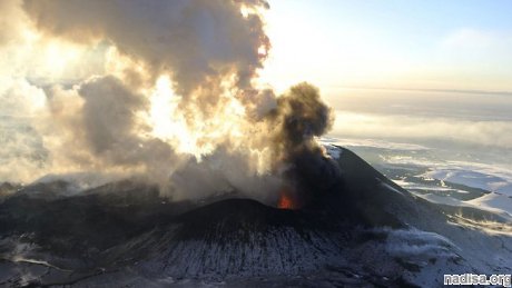 На Камчатке активизировался вулкан Плоский Толбачик