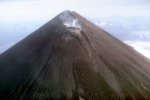 Самый активный вулкан Аляски готовится к извержению.
