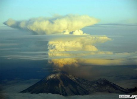 На Аляске началось изверение вулкана Павлов
