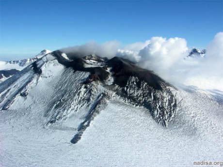 На Аляске проснулся вулкан Вениаминова