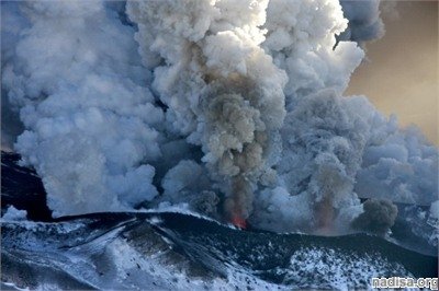 Лавовый поток вулкана Плоский Толбачик на Камчатке может стать причиной лесного пожара