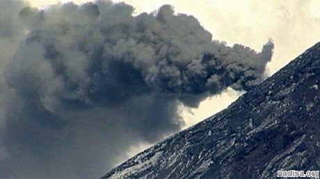 Камчатский вулкан Шивелуч выбросил столбы пепла