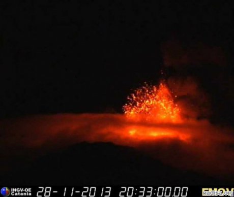 Вулкан Этна извергается уже 18-й раз за год