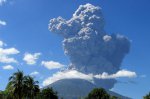 Сальвадорский вулкан Чапаррастике извергнул колонну пепла