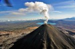 Пепловой выброс на вулкане Карымский достиг 3 км