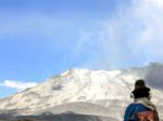 На юге Перу началось извержение вулкана Убинас