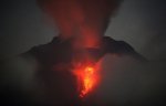Фотообзор: Извержение вулканов Синабунг и Келуд в Индонезии
