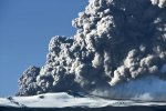 Карымский дважды за сутки выбросил в воздух вулканический пепел