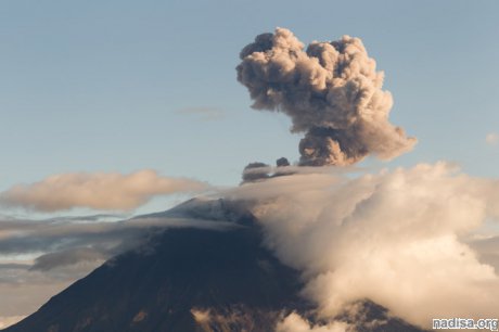 Вулкан Карымский стал опасен для авиации