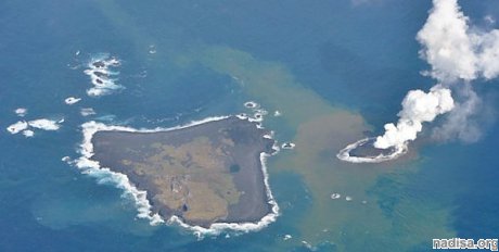 На архипелаге Бонин вулканический остров поглотил своего соседа