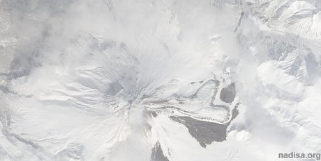 Пять камчатских вулканов начали одновременное извержение