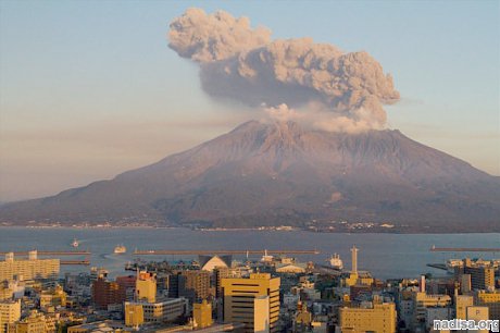 На юге Японии вновь активизировался мощный вулкан Сакурадзима