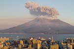Японский вулкан Сакурадзима разразился серией из 131 извержения
