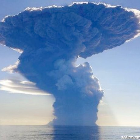 В районе извержения вулкана Сангинг пропало 14 человек