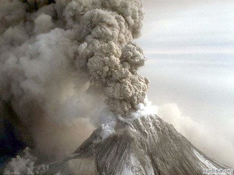 Вулкан Шивелуч извергается второй раз за неделю