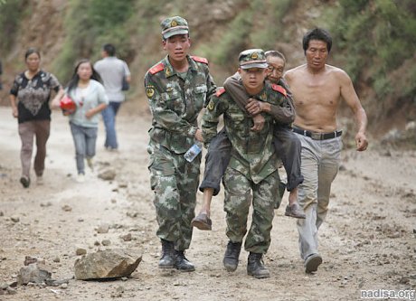 Число жертв землетрясения в Китае возросло до 600 человек