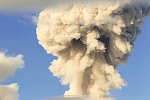 Камчатский вулкан Шивелуч вновь выбросил пепел