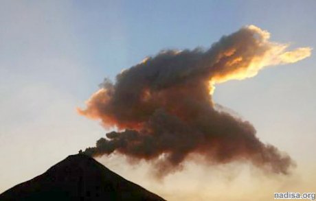 В Мексике буянит вулкан Колима