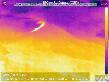 Эквадорский вулкан Ревентадор выбросил мощный поток лавы