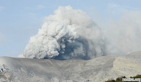 Колумбийский вулкан Невадо-Дель-Руис посыпал пеплом город Манисалес