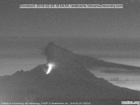 На камчатском вулкане Шивелуч наблюдаются светящиеся лавины