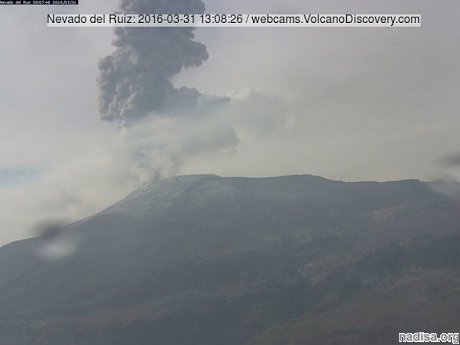 Колумбия: вулкан Невадо-дель-Руис посыпал пеплом окрестности