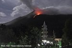 В Индонезии вновь буянит вулкан Карангетанг
