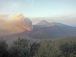 Индонезия: вулкан Бромо посыпал пеплом населенные пункты