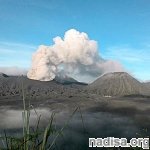 Извержение индонезийского вулкана Бромо привело к закрытию аэропорта