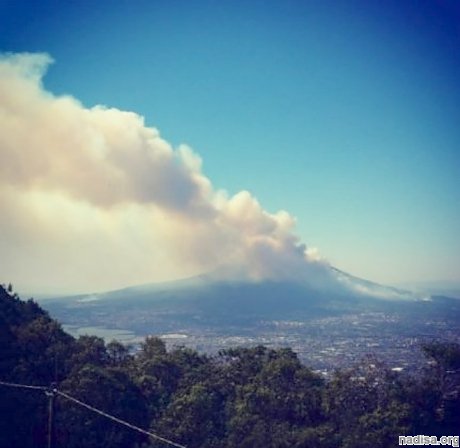 Огонь на вулкане Везувий посеял страх