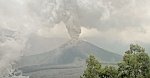 Вулкан Ринджани вновь нарушил авиасообщение в Индонезии