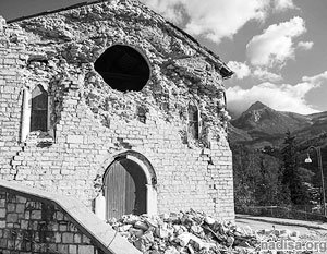 Разрушения после землетрясения зарегистрированы в 100 городах Италии