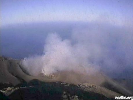 Итальянский вулкан Стромболи вновь извергается
