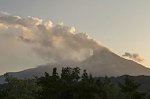 Вулкан Колима в Мексике выбросил столб пепла и газа