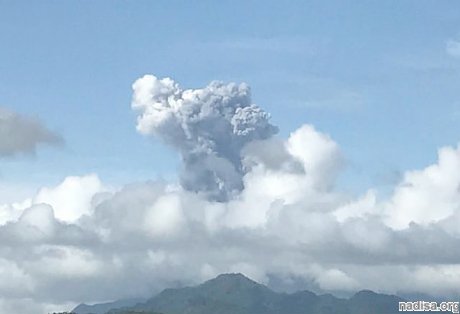 На Филиппинах «взорвался» вулкан Булусан