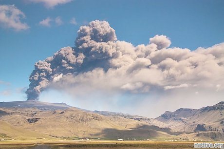 Ученые оценили частоту выпадения вулканического пепла в Европе