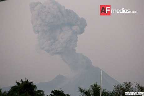 Вулкан Колима в Мексике выбросил 4-километровый столб пепла